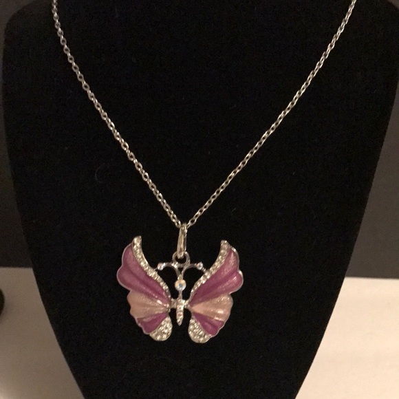 lucy & Ethel Jewelry - 🦋Beautiful BUTTERFLY NECKLACE 🦋